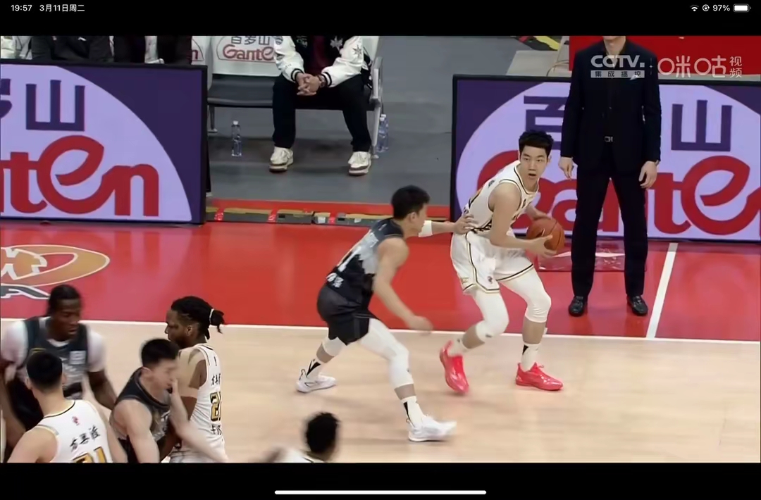 吉林队不敌广东,战绩下滑受困 吉林队不敌广东,战绩下滑受困