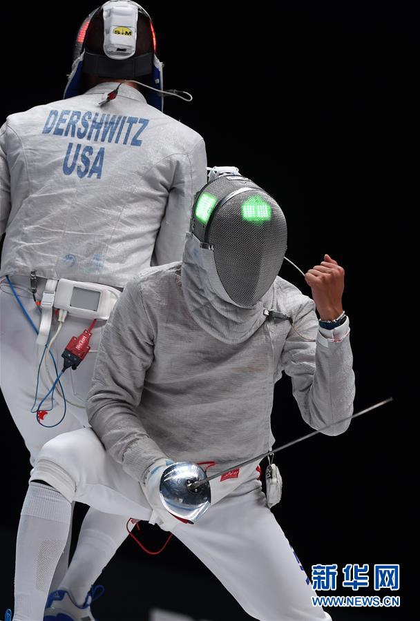 韩国击剑选手斩获男子佩剑金牌 韩国击剑选手斩获男子佩剑金牌