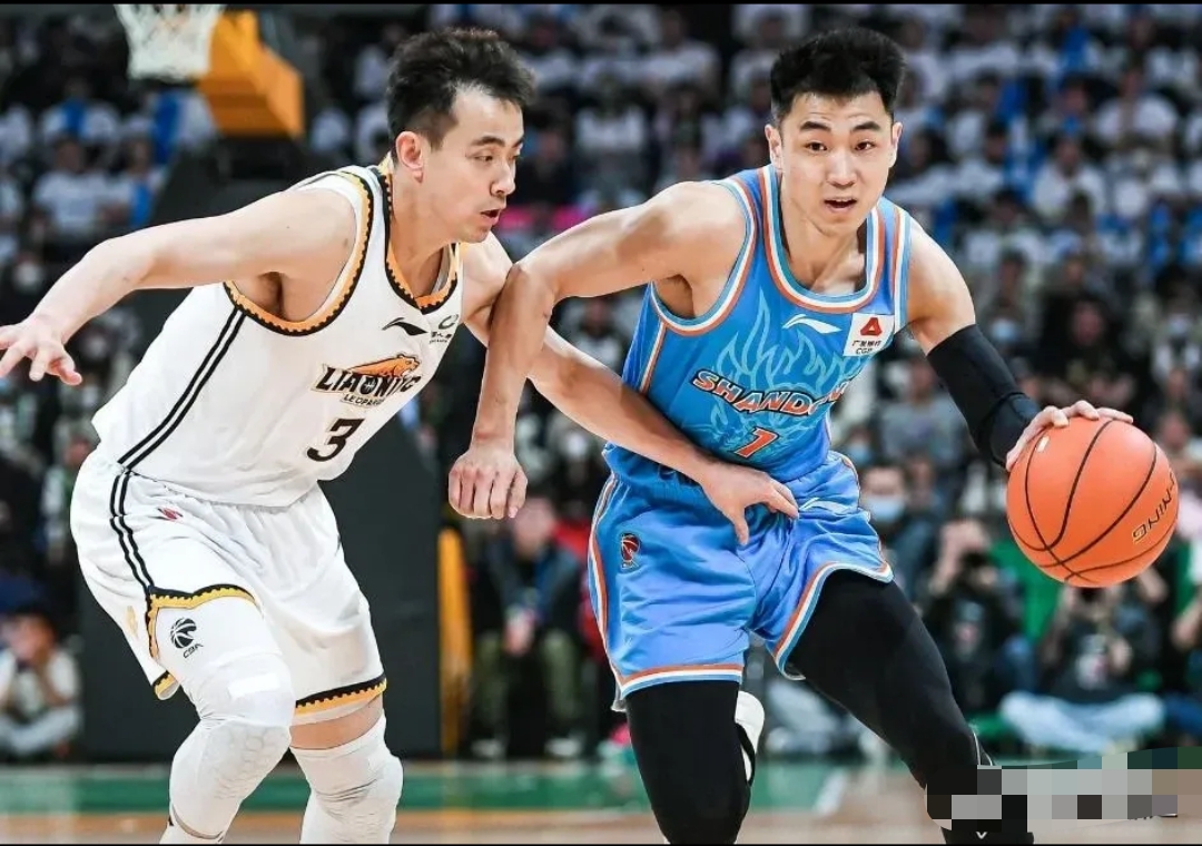 中国队员全力以赴,助球队跻身胜者组 中国队员全力以赴,助球队跻身胜者组