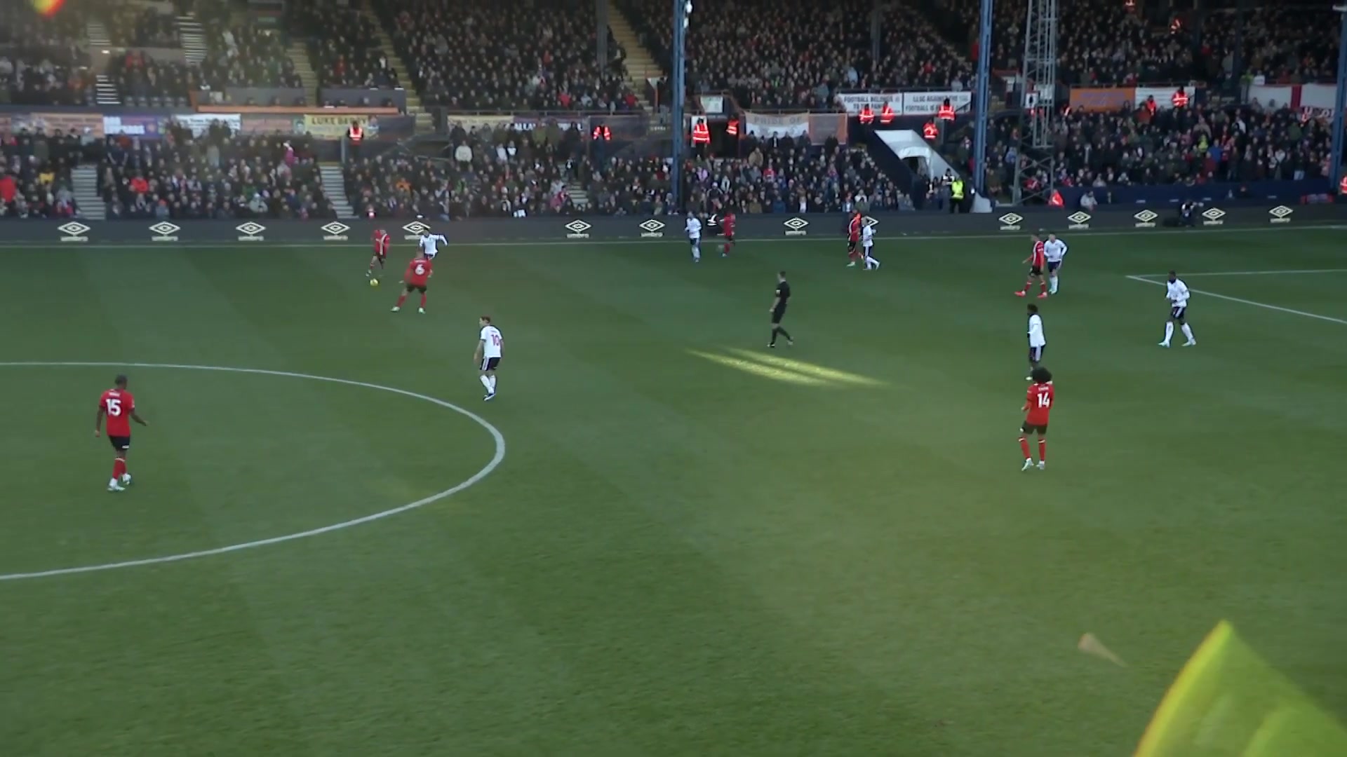 明顿主场取平,保级形势稍稍向好 明顿主场取平,保级形势稍稍向好