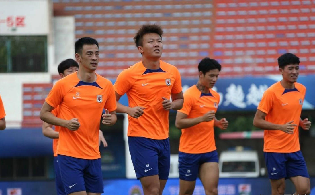 关键比赛镇队之宝,球队助教发挥关键作用 关键比赛镇队之宝,球队助教发挥关键作用