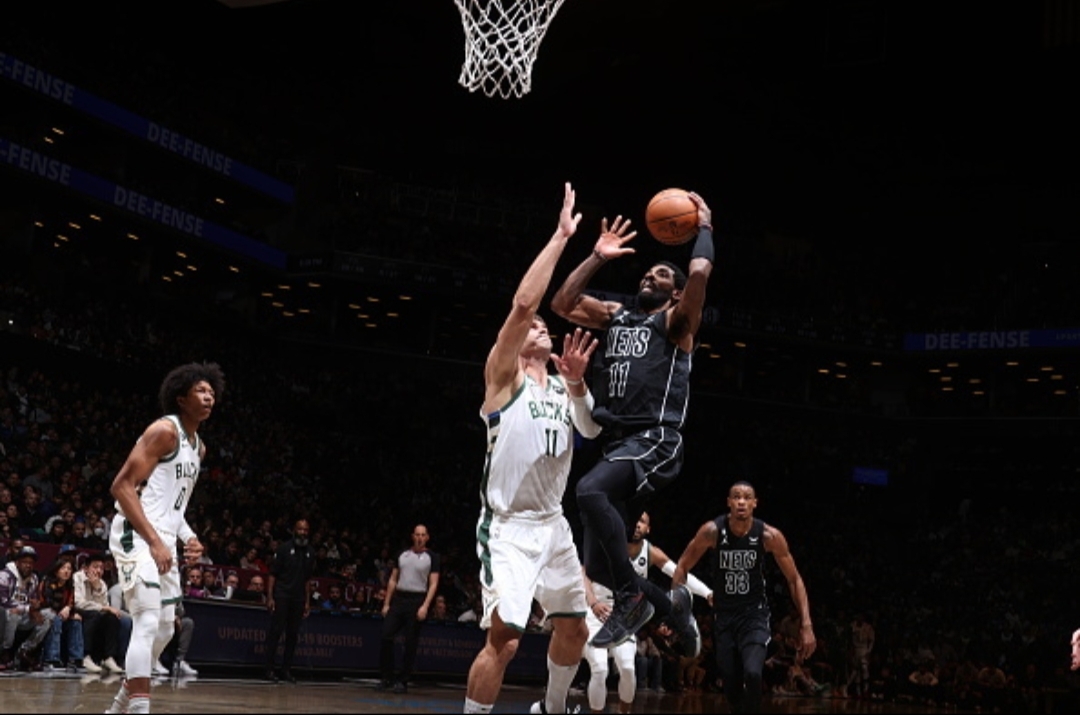 篮网大胜雄鹿,卫冕冠军陷入危机 篮网大胜雄鹿,卫冕冠军陷入危机