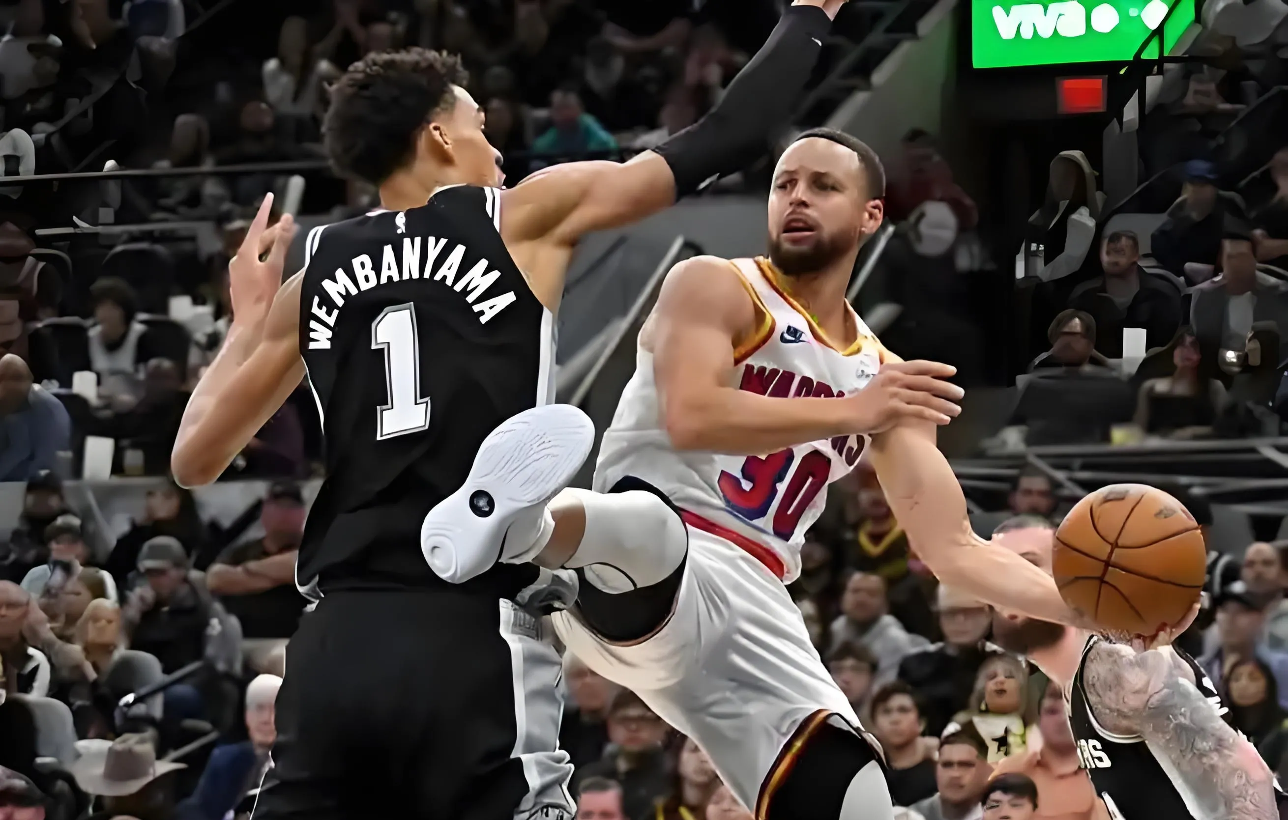 太阳客场不敌马刺,遭遇两连败 太阳客场不敌马刺,遭遇两连败