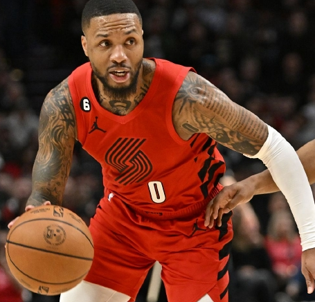 开拓者惜败魔术，利拉德空砍35分