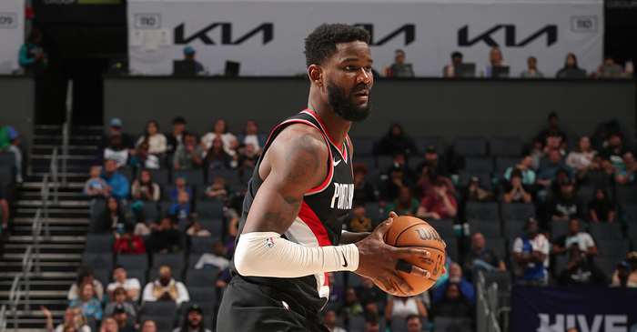 黄蜂客场惨败开拓者失去领先