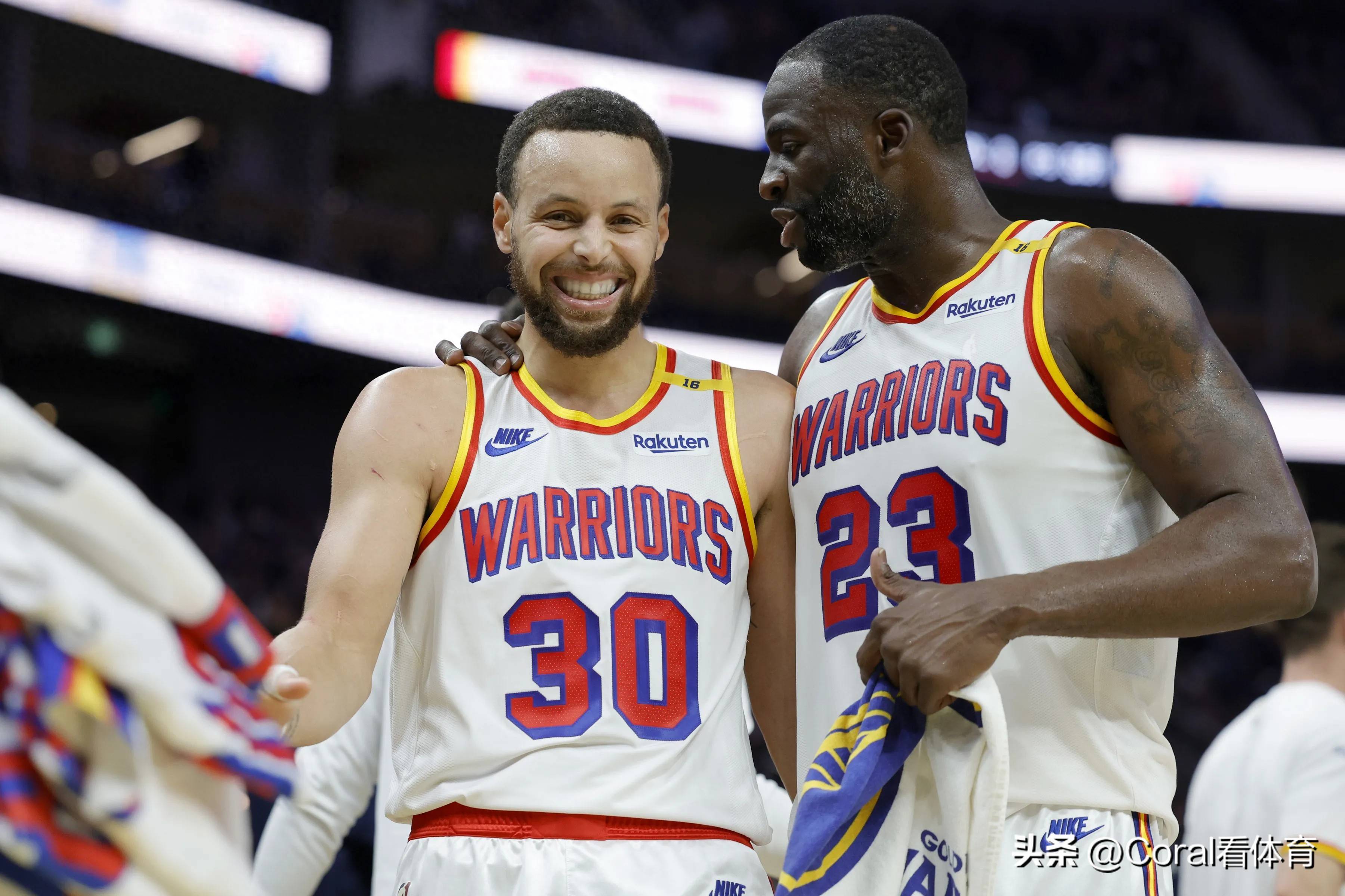 勇士连胜76人，库里重返状态