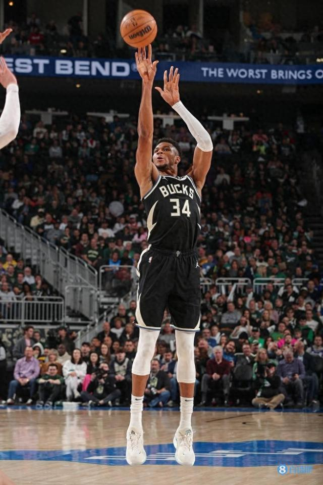 关于雄鹿客场告捷！字母哥独揽35分助球队获胜的信息