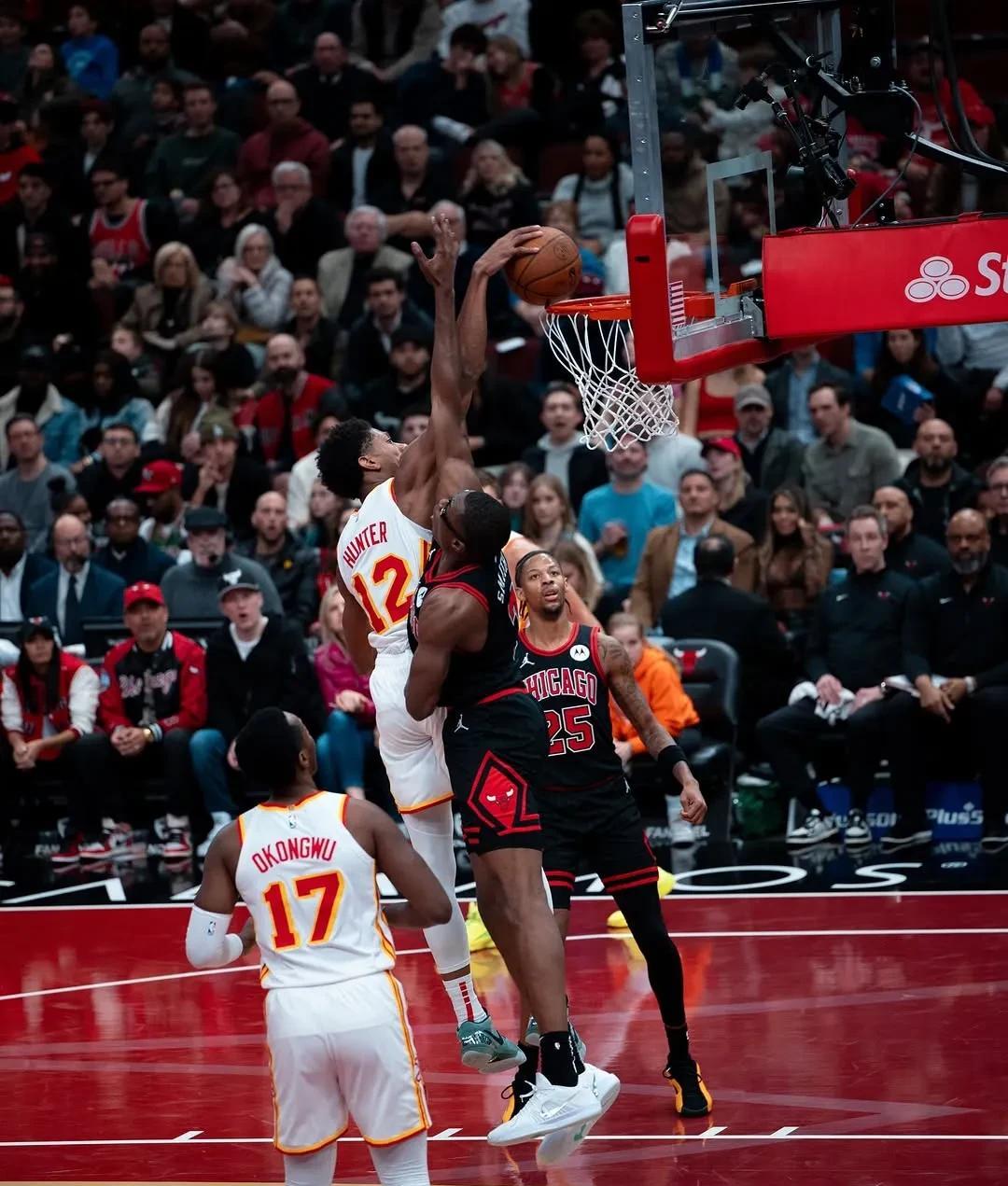 关于猛龙在加时赛战胜开拓者，全队斩获八连胜的信息