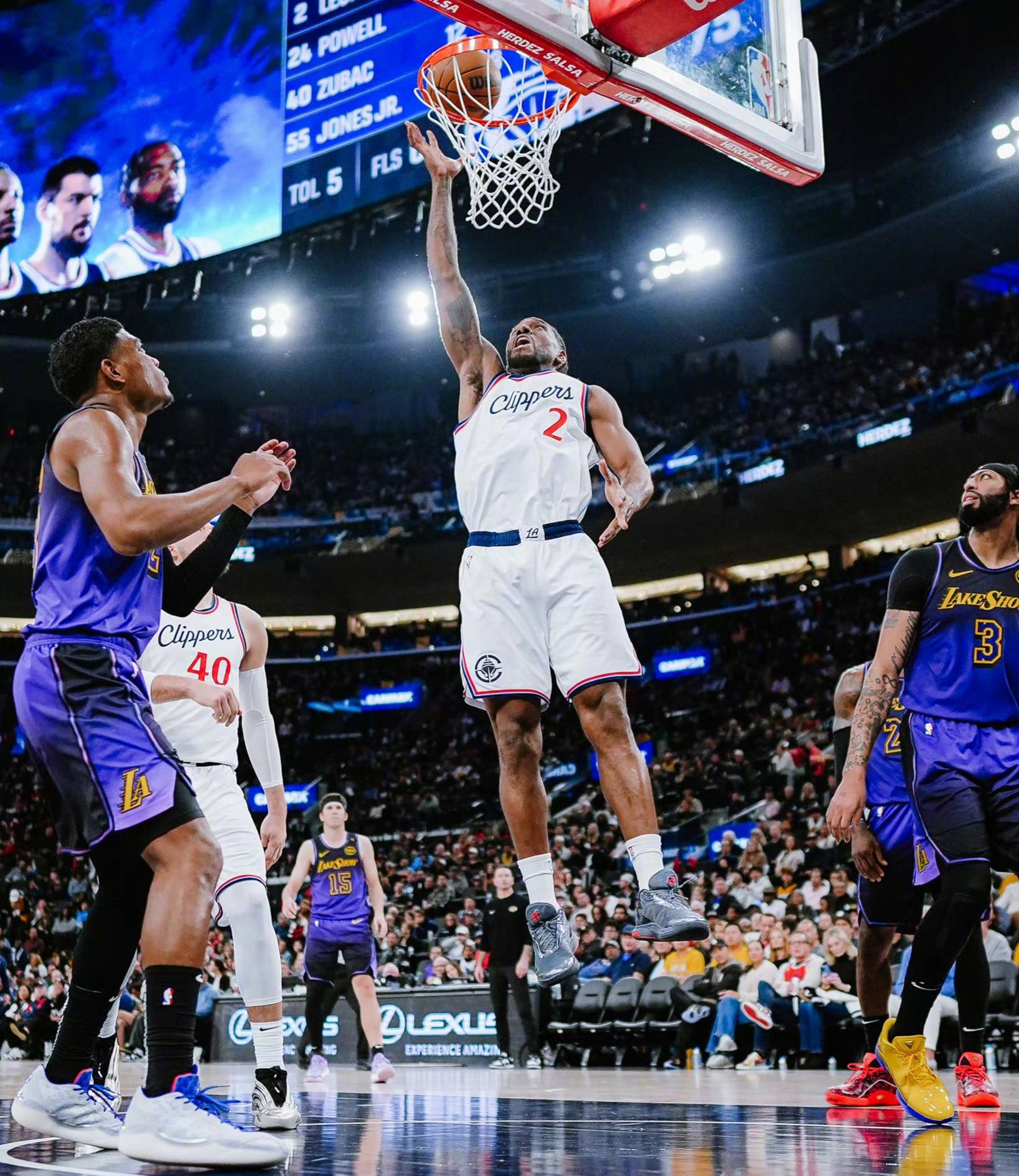 快船击败猛龙,取得三连胜 快船击败猛龙,取得三连胜