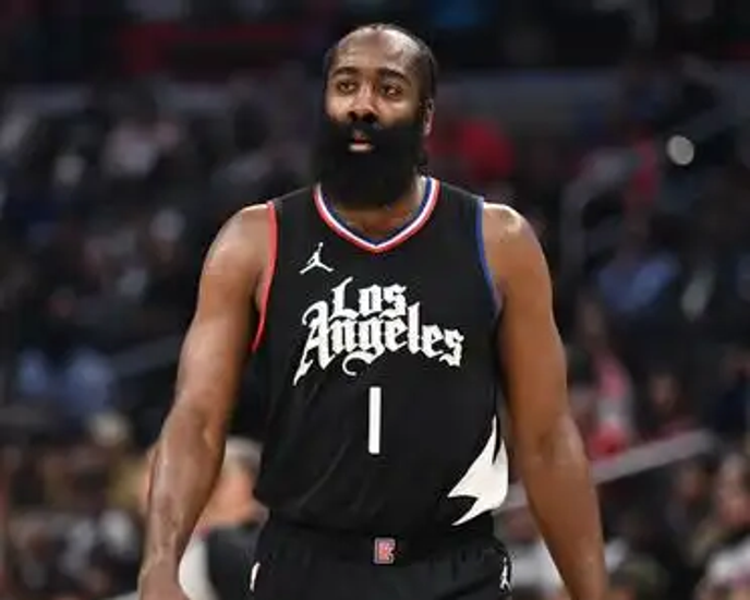 黄蜂主场大胜快船,取得胜利 黄蜂主场大胜快船,取得胜利