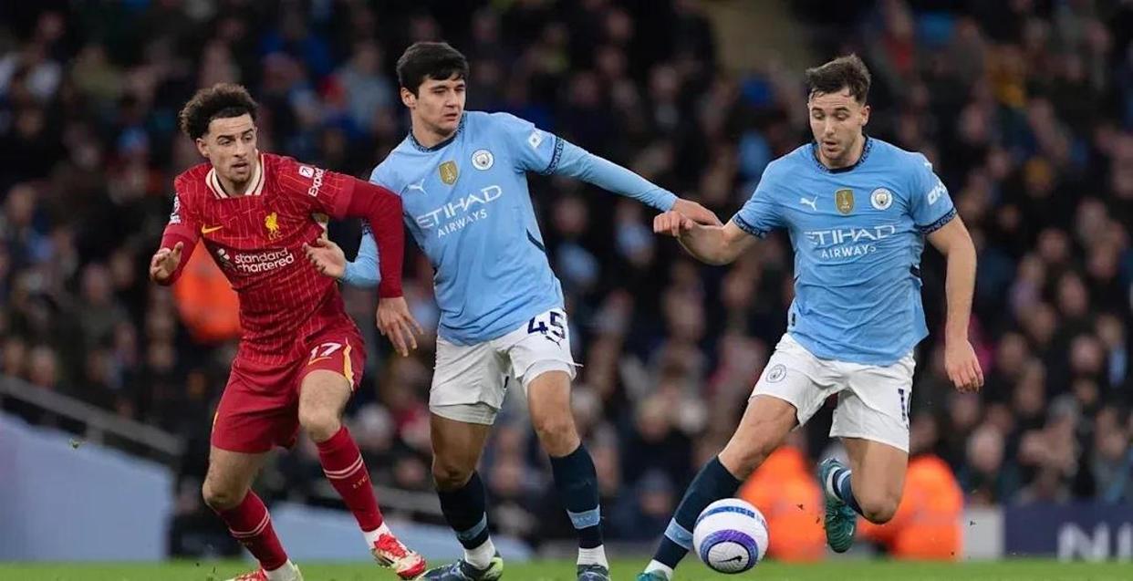 包含法兰克福客场大胜勒沃库森终结不败记录的词条